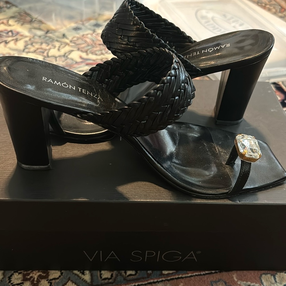 Ramon Tenza Black Toe Ring Sandal